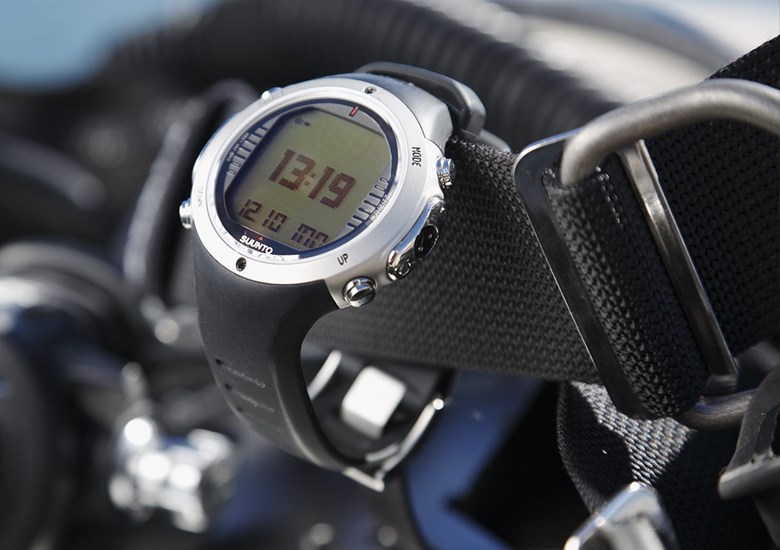 Suunto D6i Novo Watch Dive Computer with Transmitter Suunto D6i Novo Watch Dive Computer with Transmitter
